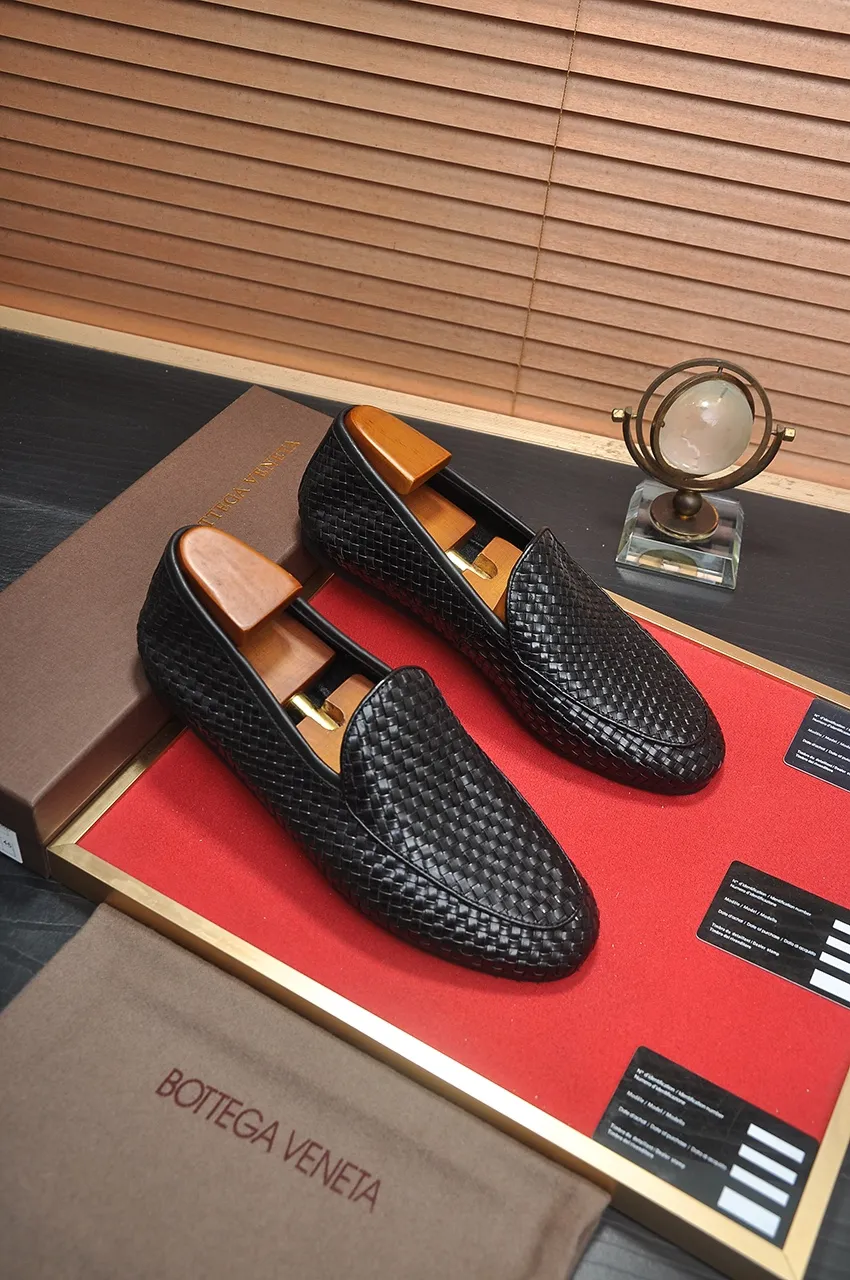 Men's shoes 💰600💶 [Botteg Venetta (BV)] (wallet shoes) exclusive new model official website new model The upper is made of high-quality top calfskin. Delicate feel and flowing luxurious texture. Tailored for refined men to create a noble aura. Detailed and regular Mark hand-stitching. Smooth lines. Full cowhide lining, comfortable to wash off sweat. 38-44